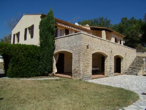 Maison en vente en Luberon offrant de nombreuses possibilités